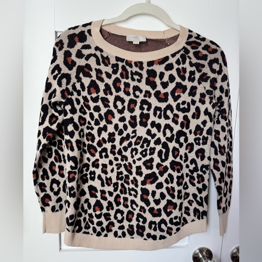 LOFT Outlet Beige Leopard Print Crewneck Sweater size XSP